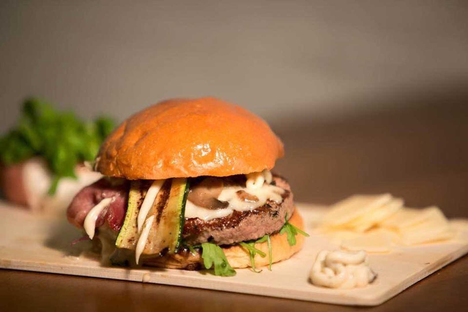 How I Met Your Burger Milano Locale